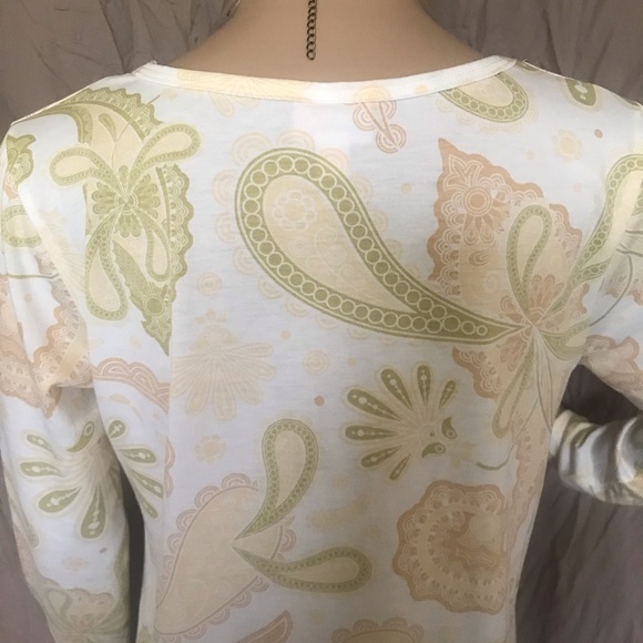 LuLaroe Long Sleeve Paisley Design Lynnae Shirt Size Small - Picture 9 of 15